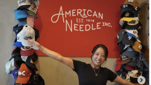園田彩乃「テンション上がりました」　米国発のヘッドウェアブランド展示会を訪れ…お腹“チラ見せ”オフショットに反響　「最高！！」