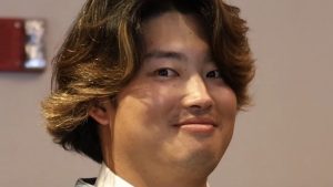 「ご機嫌で可愛い」村上宗隆、球宴コーデの舞台裏　高級ブランドまとい嬉しそうな様子に「親戚にお披露目される孫みたい」
