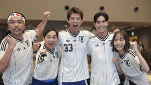 武藤嘉紀、竹内涼真ら豪華メンバーとのW杯応援写真を公開し「顔ちっさ！！」「イケメンすぎて」と注目集まる