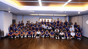 「泣ける…」長友佑都、日本代表メンバーと笑顔の集合写真　「森保監督が笑顔でホッと」「感動をありがとう」