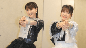 森高千里（57）、憧れのピンク・レディーに！　太ももチラリの抜群プロポーションが話題「アイドル姿も全く違和感なし！」「時が止まってました？」