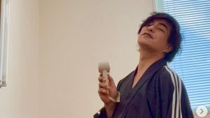 北村一輝、色気あふれる斬新な浴衣姿　「色っぽすぎる…」「イ、イケおじ！！！」とファンうっとり