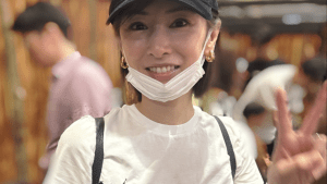 北川景子、“胸元”にまさかのふれあい　白Tオフショットに「初めてカブトムシになりたいと思った」「今世で運を使い果たしたな」