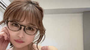 鈴木奈々「今が一番バスト大きい！」　ランジェリー姿の自撮りにSNS民骨抜き「仕事が手につかなくなります」