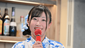 菅沼菜々、爽やか青い花柄の浴衣姿に「可愛さ爆上がり」髙野愛姫は海辺でリフレッシュ「もっと色々見たいです！」