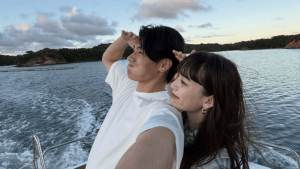 上田綺世「僕の原動力は家族です」　年上美人妻との船上2ショットに代表メンバーも反応「素敵」「Amore」
