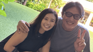 岩隈久志「感動です」娘が撮影した美人妻とのラブラブショットに反響続々　「素敵なお写真」「奥様綺麗」
