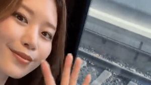 「胸元が…」稲村亜美、スイス訪れ名物の長距離スライダー楽しむVlogに反響　「マジで可愛い！」「景色に集中できません」