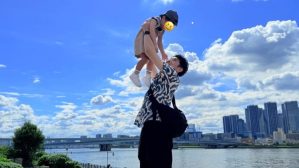 小島よしおの“切ない親心”に共感の声　親子ショット披露で「良きパパ」「今しか出来ないのでいっぱいしてあげなきゃ！」