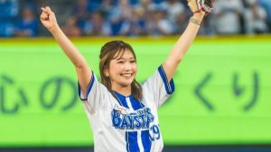 「あまりにも可愛い」　美人女子プロゴルファー（29）、白ミニスカでハマスタ始球式に降臨し「超絶カワイイ」「永久保存版」と反響