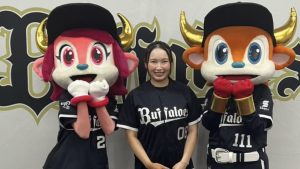 小祝さくら、オリ姫姿でセレモニアルピッチに登場！　「凄いね!!」「現地で拝見しました」