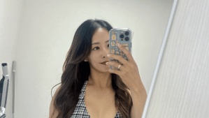 園田彩乃、胸元ざっくり＆紐パンビキニの自撮りに「グラドルやな」「美しい」　ファンから意外なツッコミも