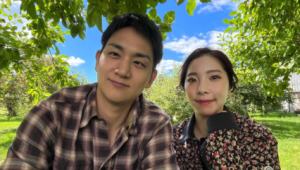 三浦璃来＆木原龍一、青空の下で“秋色”コーデの2ショット　仲良しぶりに「こっちまで幸せな気分」「とっても素敵」