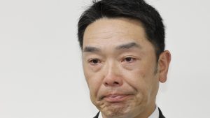 辞任し、取材に応じるプロ野球巨人の阿部慎之助前監督＝２０２６年５月２６日、東京・大手町