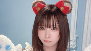 えなこ「ドキドキした」　雰囲気一変、ぬいぐるみモチーフの制服姿に「え？ えなこなの？」「めちゃくちゃかわいいな」