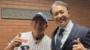 五十嵐亮太「ゆっくり休んでね」　現役引退の石川雅規にねぎらいのメッセージ「このツーショットは泣きます」「かっこよすぎて」