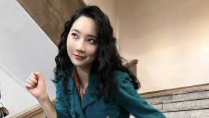 ファーストサマーウイカ（36）、オフショットで魅せた“ボディコンスーツ”姿　美ボディラインにファン歓喜「美しいです！！」「素敵です」