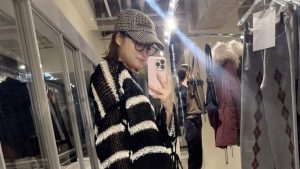 鈴木奈々（38）「久しぶりに生足出してみた！」　ショート丈ワンピ姿に反響「変わらず綺麗」「ゃ可愛すぎる」