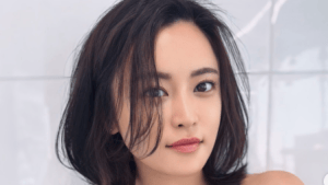 「こんなに綺麗だったっけ？」小島瑠璃子、金髪→黒髪の“イメチェン”写真に絶賛　「めっちゃ美人」「やっぱりこじるりは黒髪」