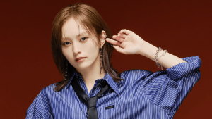 「ビジュが神」山本彩、へそチラ新アー写　クールな装いに「こんなに見てもいいの」「カッコよすぎて涙が」