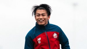 日本代表戦→仏名門で即練習、上田綺世（28）の爽やかスマイルに期待の声　「良い笑顔」「綺世ブラボー」